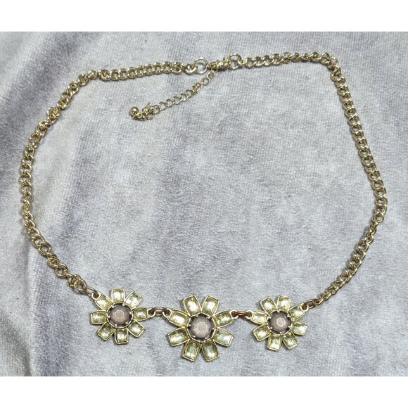 Retro Fairycore Gemmed Triple Flower Necklace - Picture 6 of 6